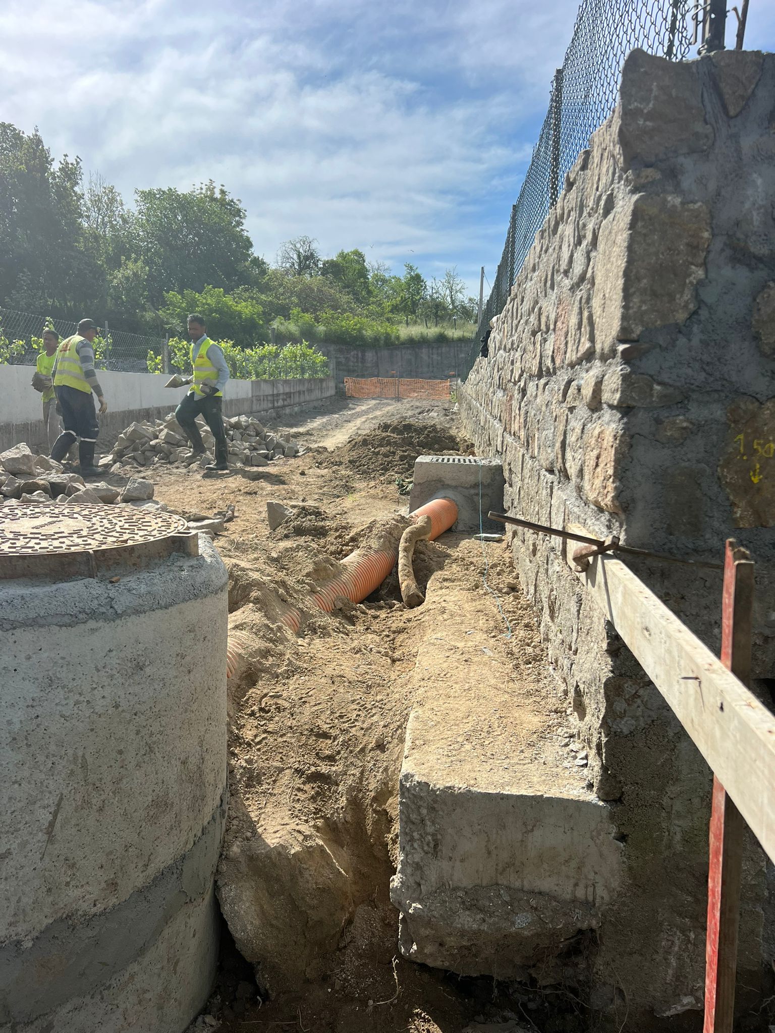 Ampliação de Arruamento e Execução de Pontão sobre Rio em Amares - Imagem 26