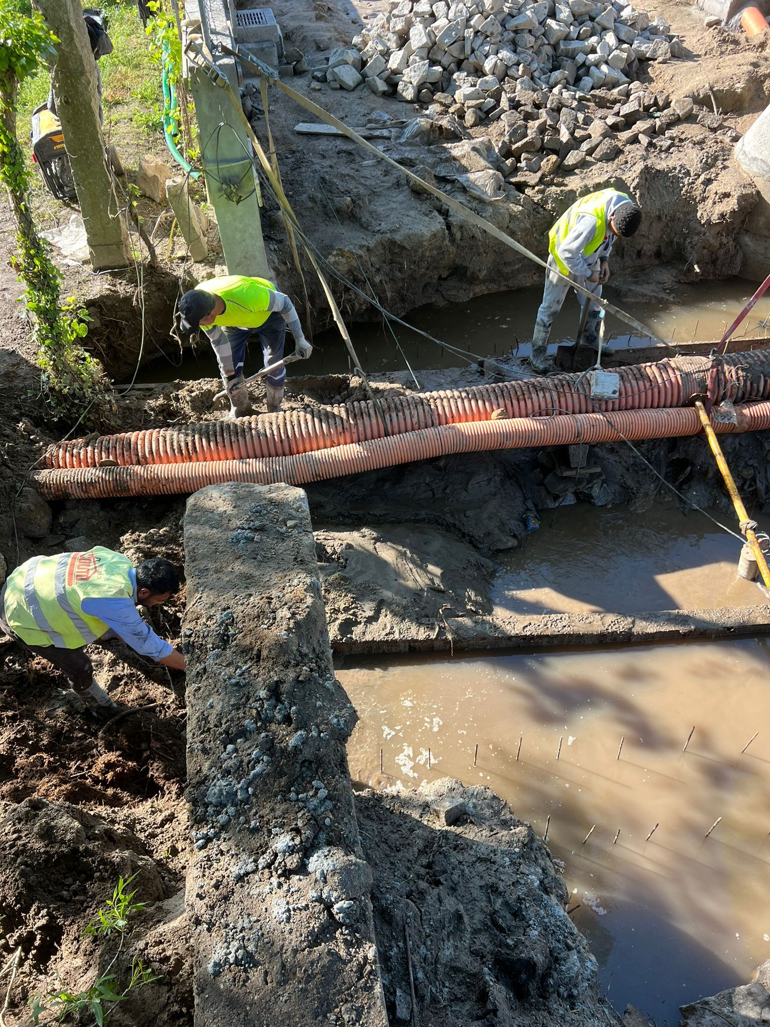 Ampliação de Arruamento e Execução de Pontão sobre Rio em Amares - Imagem 30