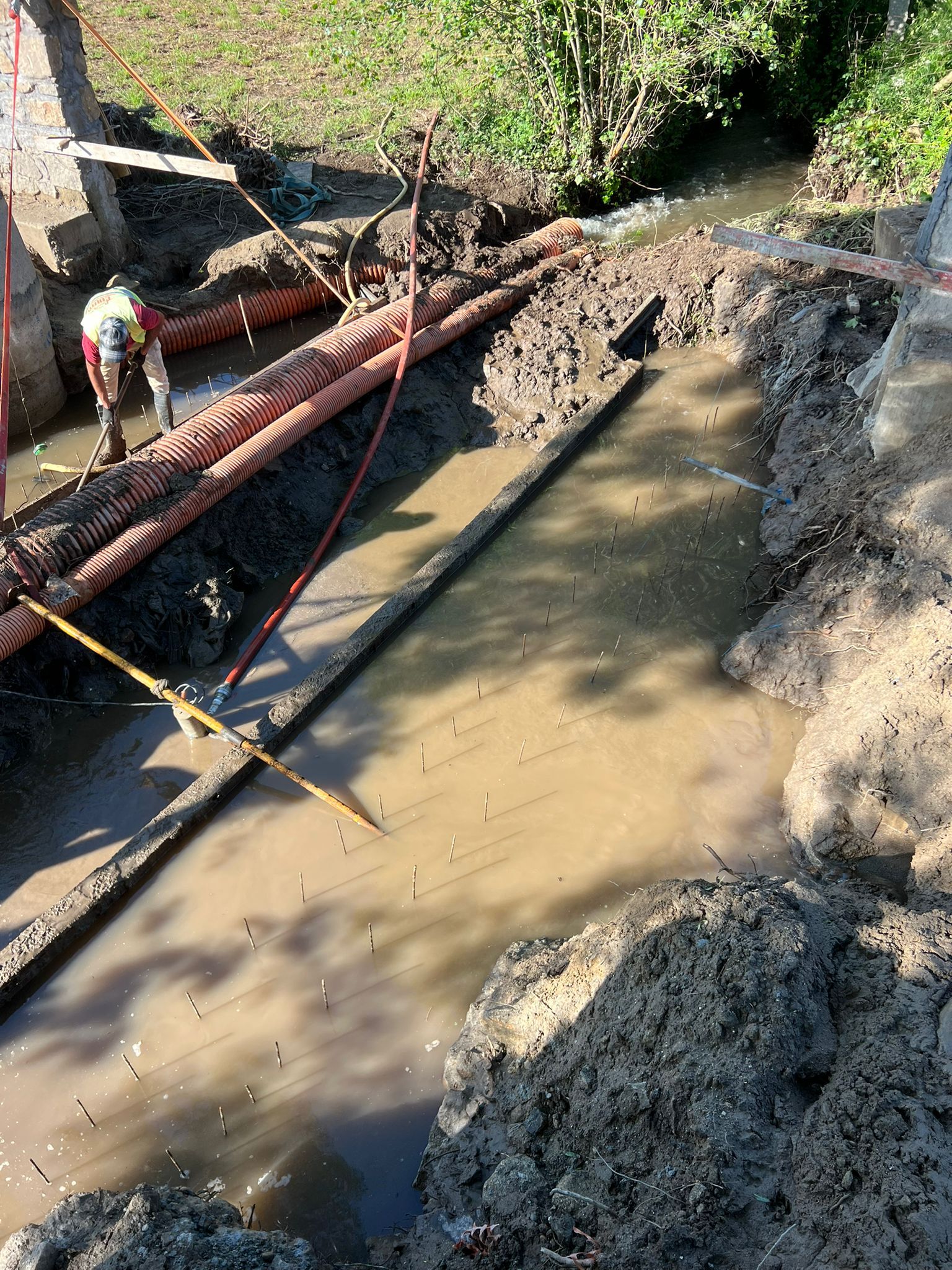 Ampliação de Arruamento e Execução de Pontão sobre Rio em Amares - Imagem 32