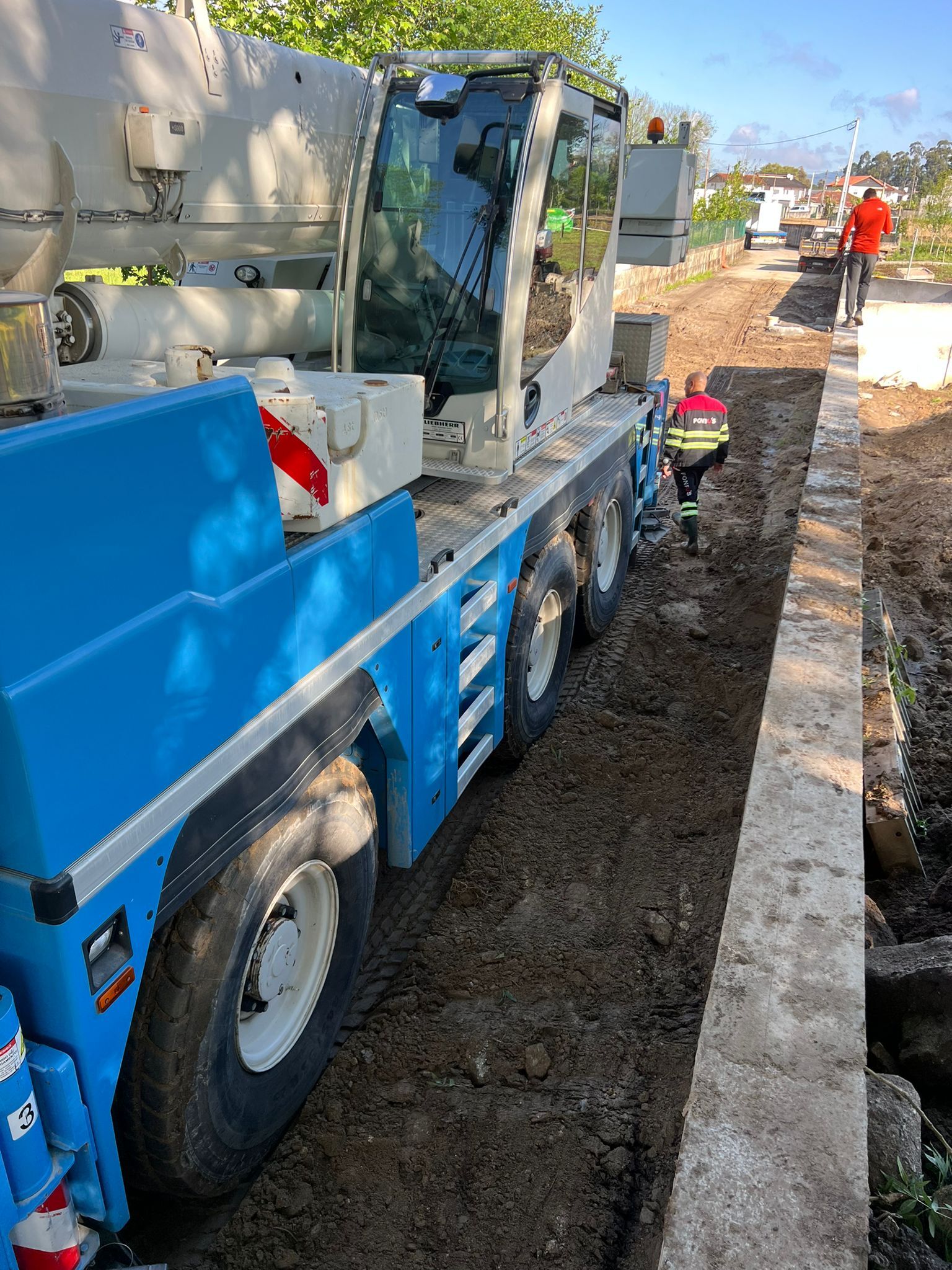 Ampliação de Arruamento e Execução de Pontão sobre Rio em Amares - Imagem 33