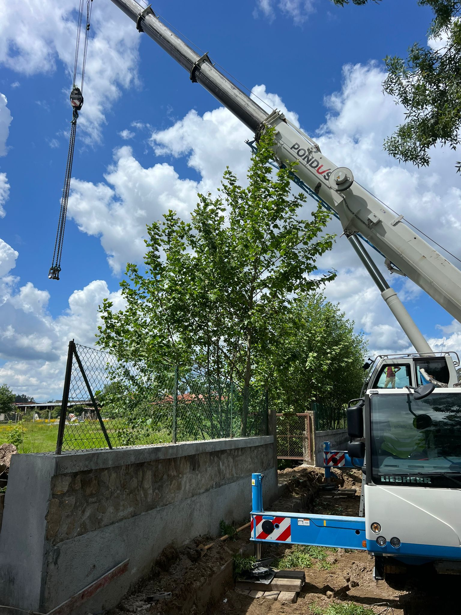 Ampliação de Arruamento e Execução de Pontão sobre Rio em Amares - Imagem 34