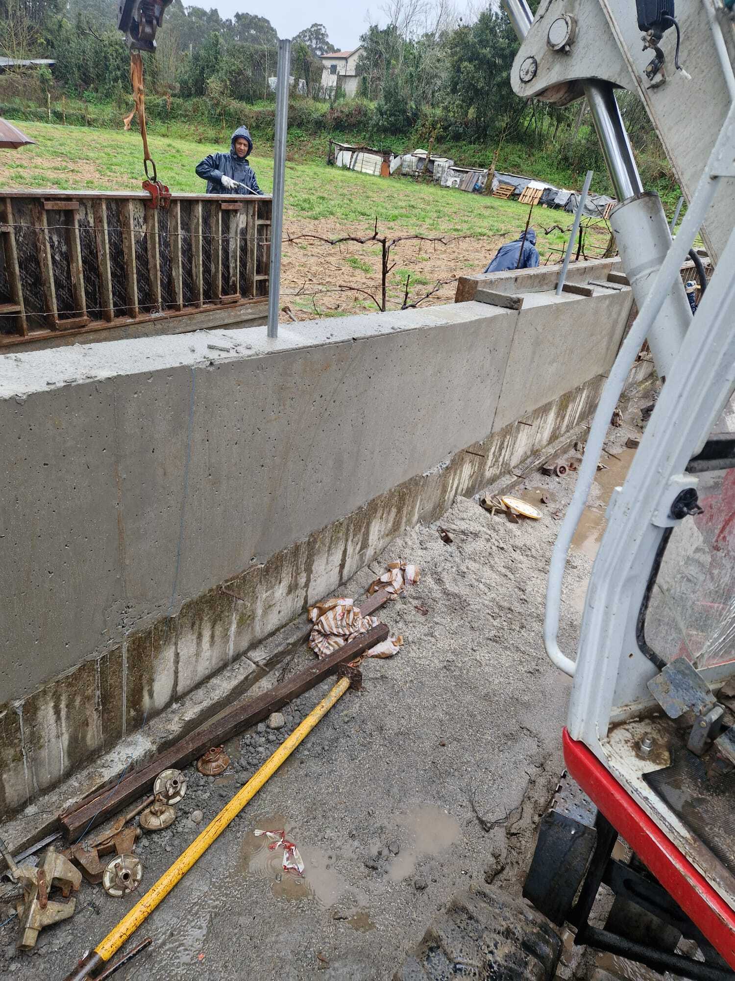 Ampliação de Arruamento e Execução de Pontão sobre Rio em Amares - Imagem 3