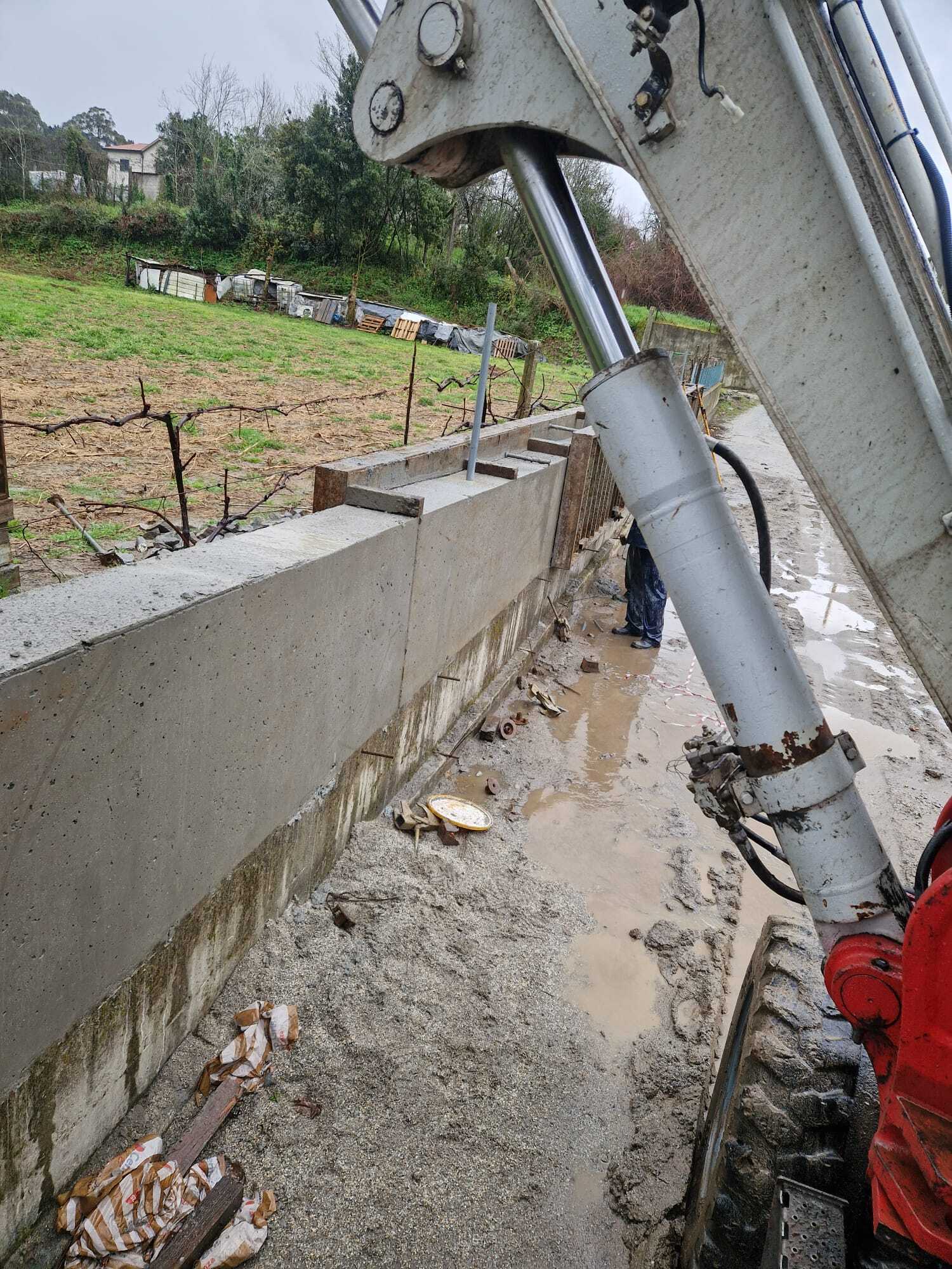 Ampliação de Arruamento e Execução de Pontão sobre Rio em Amares - Imagem 4