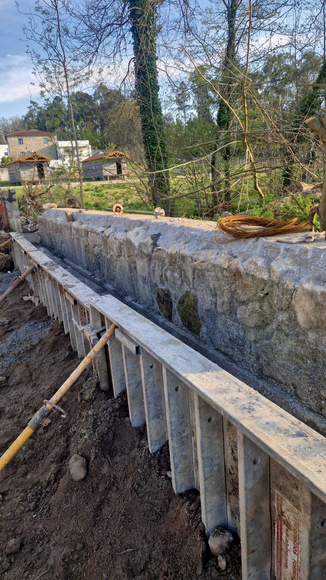 Ampliação de Arruamento e Execução de Pontão sobre Rio em Amares - Imagem 8