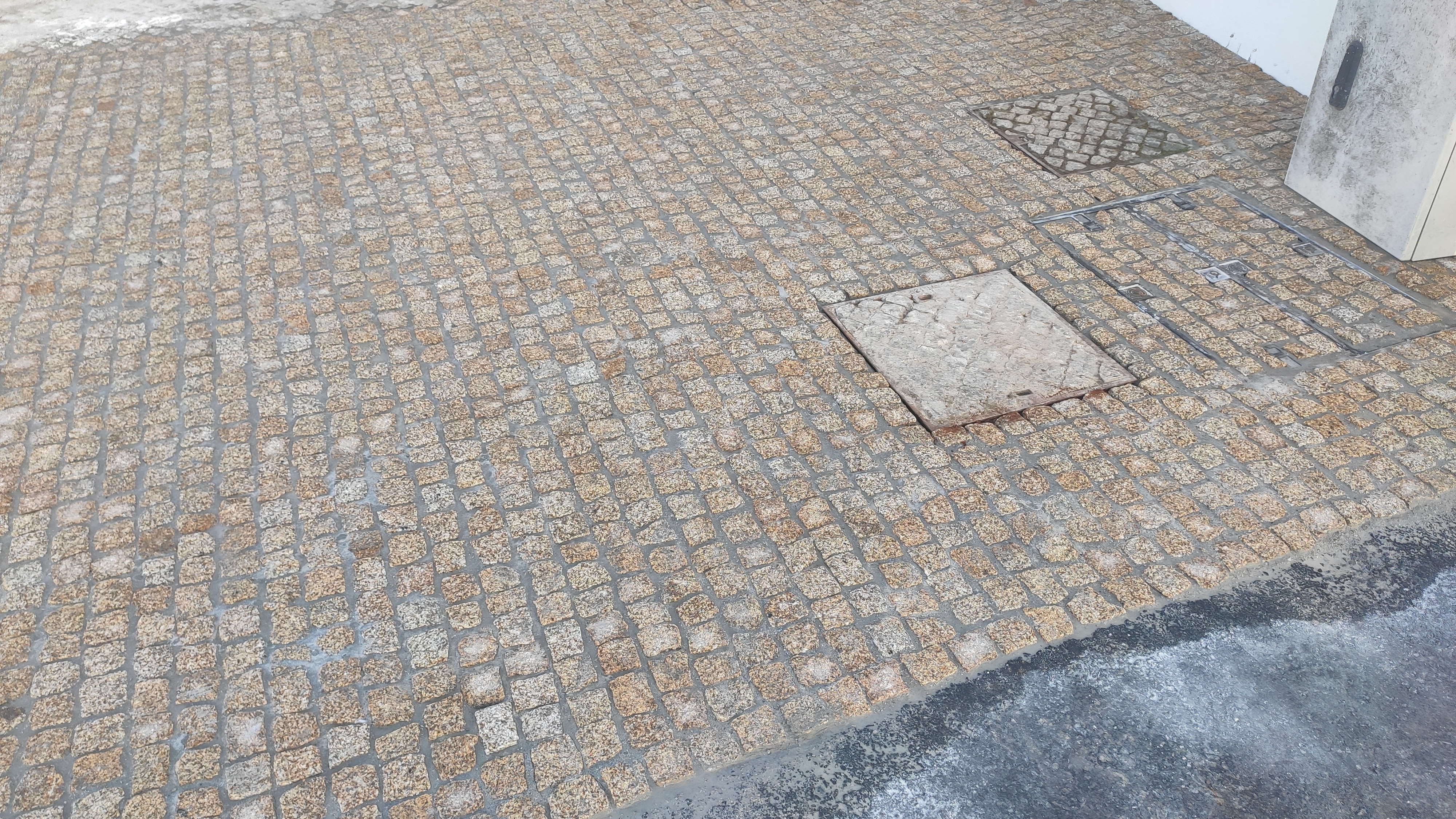 Construção de Parque de Estacionamento - Imagem 25