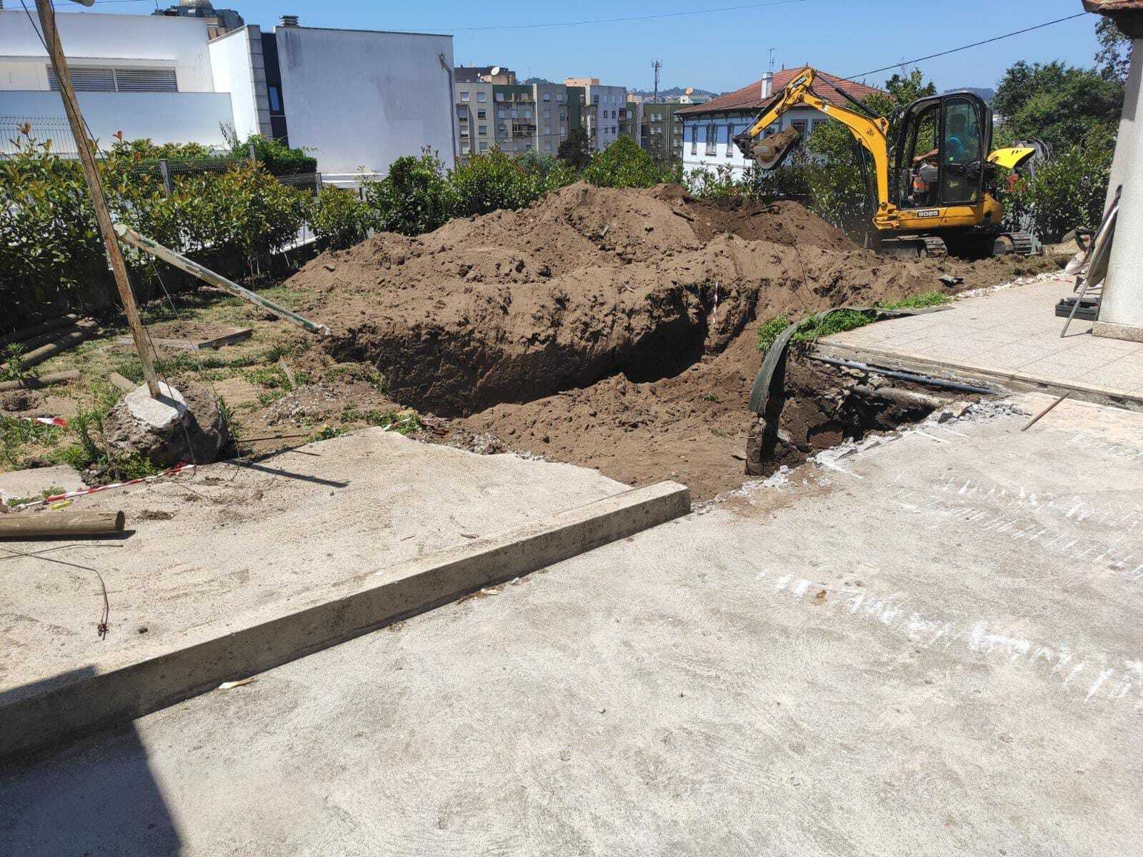 Construção de Piscina em Moradia - Imagem 1