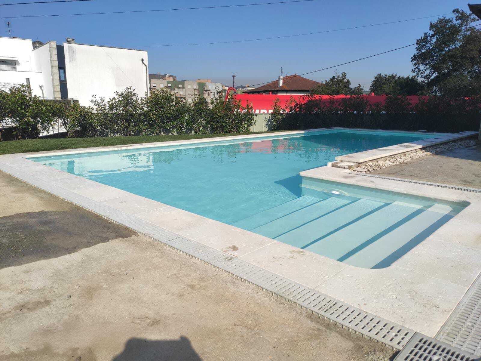 Construção de Piscina em Moradia - Imagem 11