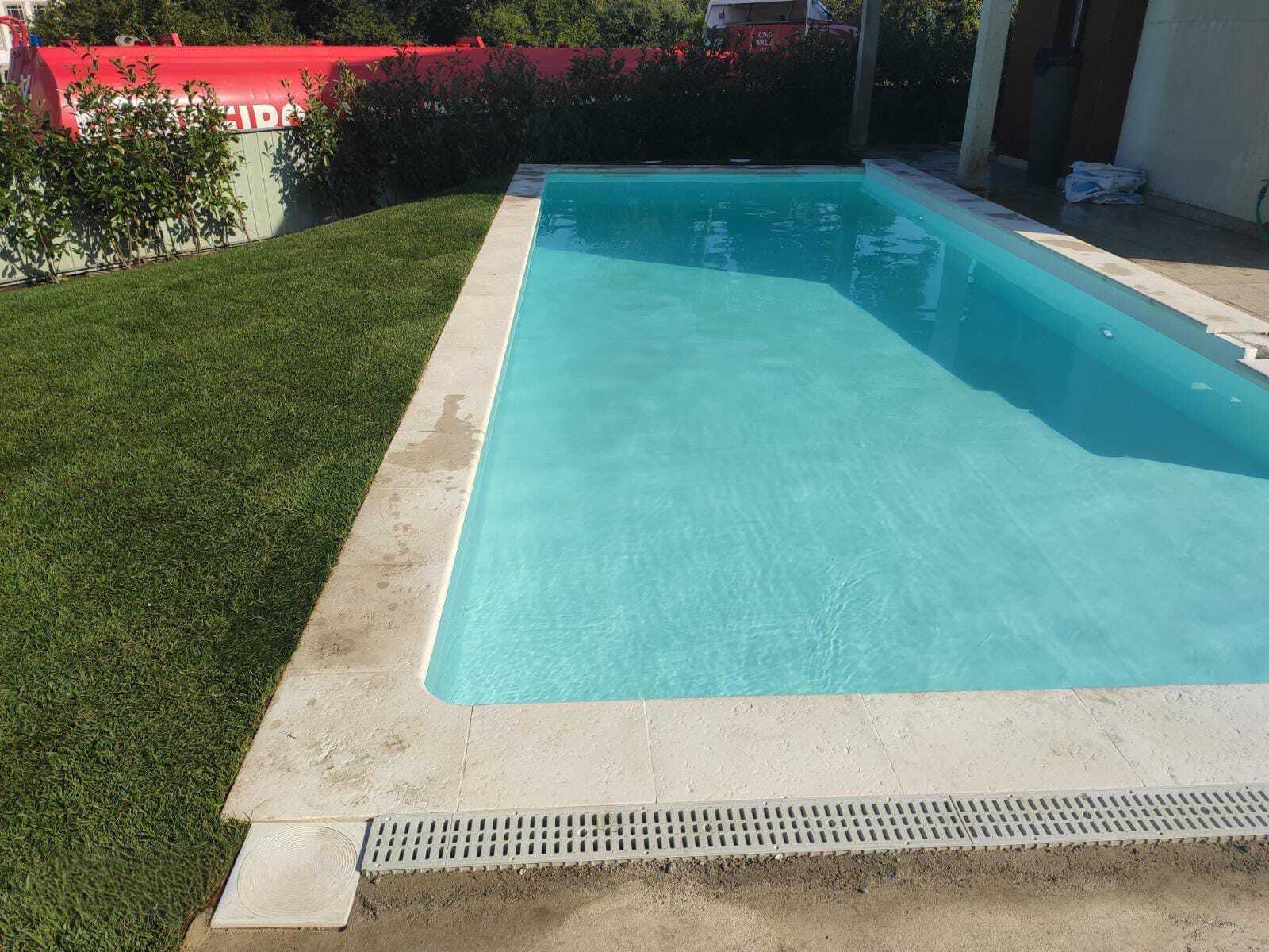 Construção de Piscina em Moradia - Imagem 12