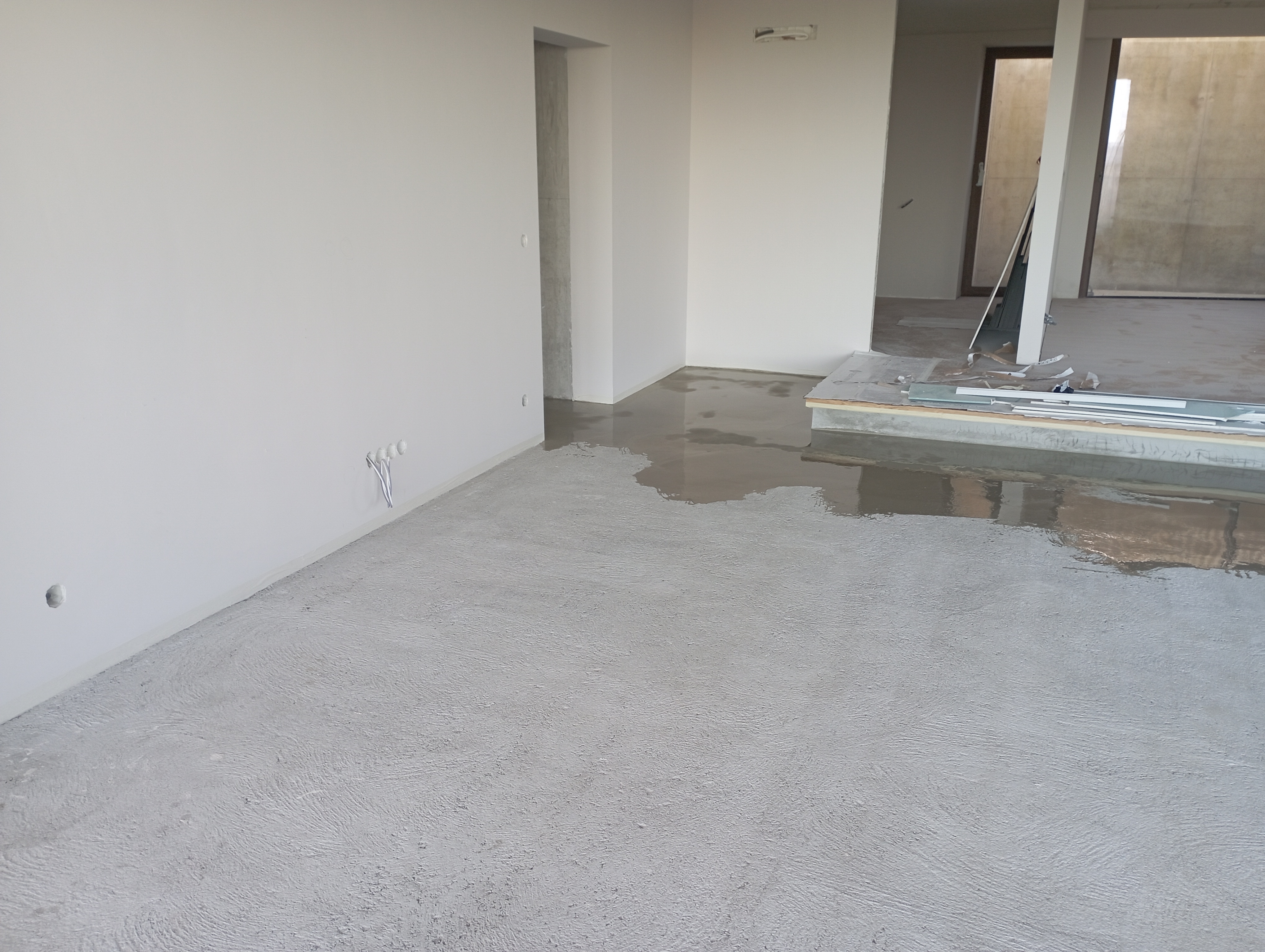 Execução de Microcimento em Moradia Unifamiliar - Imagem 1