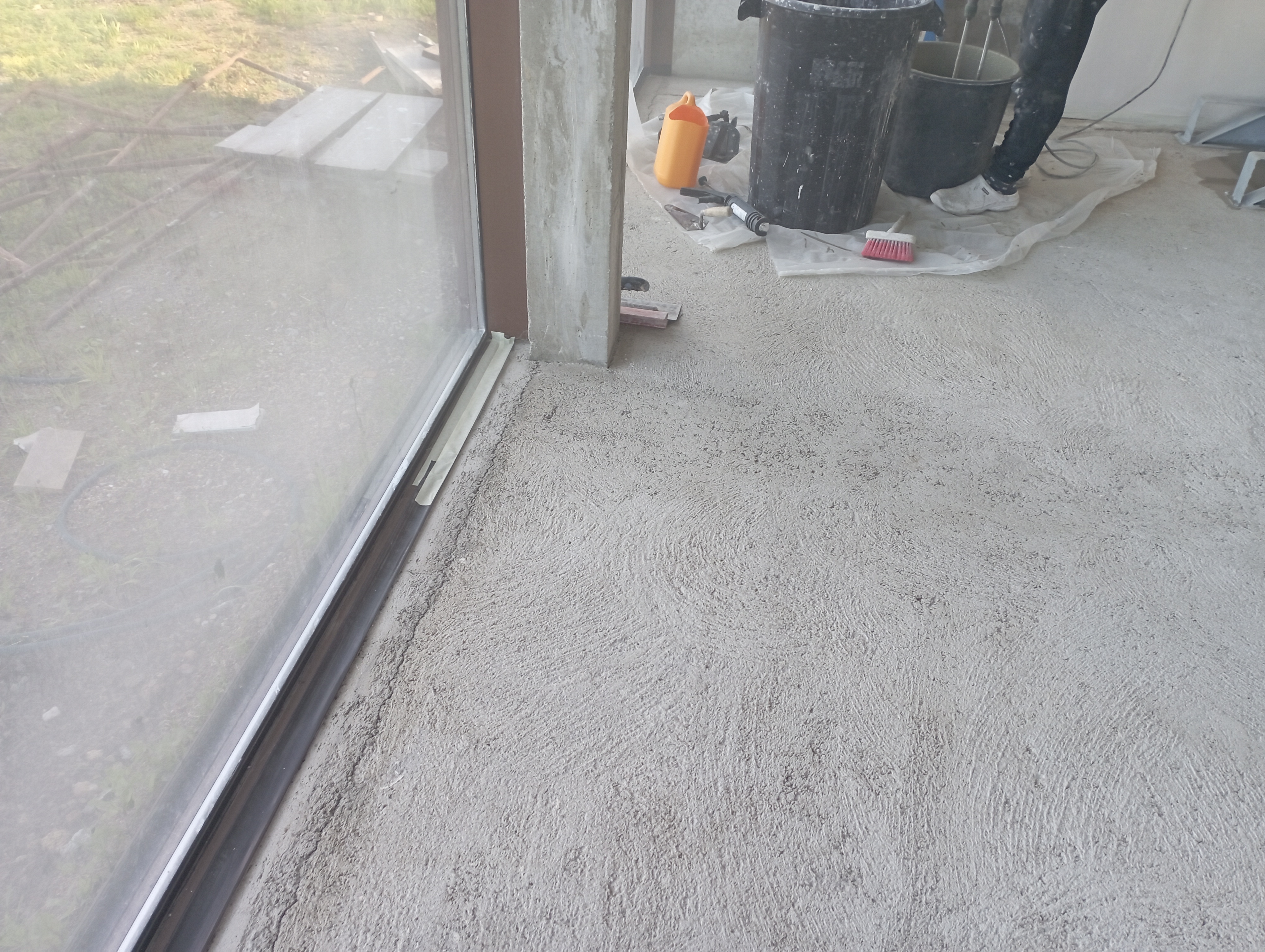 Execução de Microcimento em Moradia Unifamiliar - Imagem 3