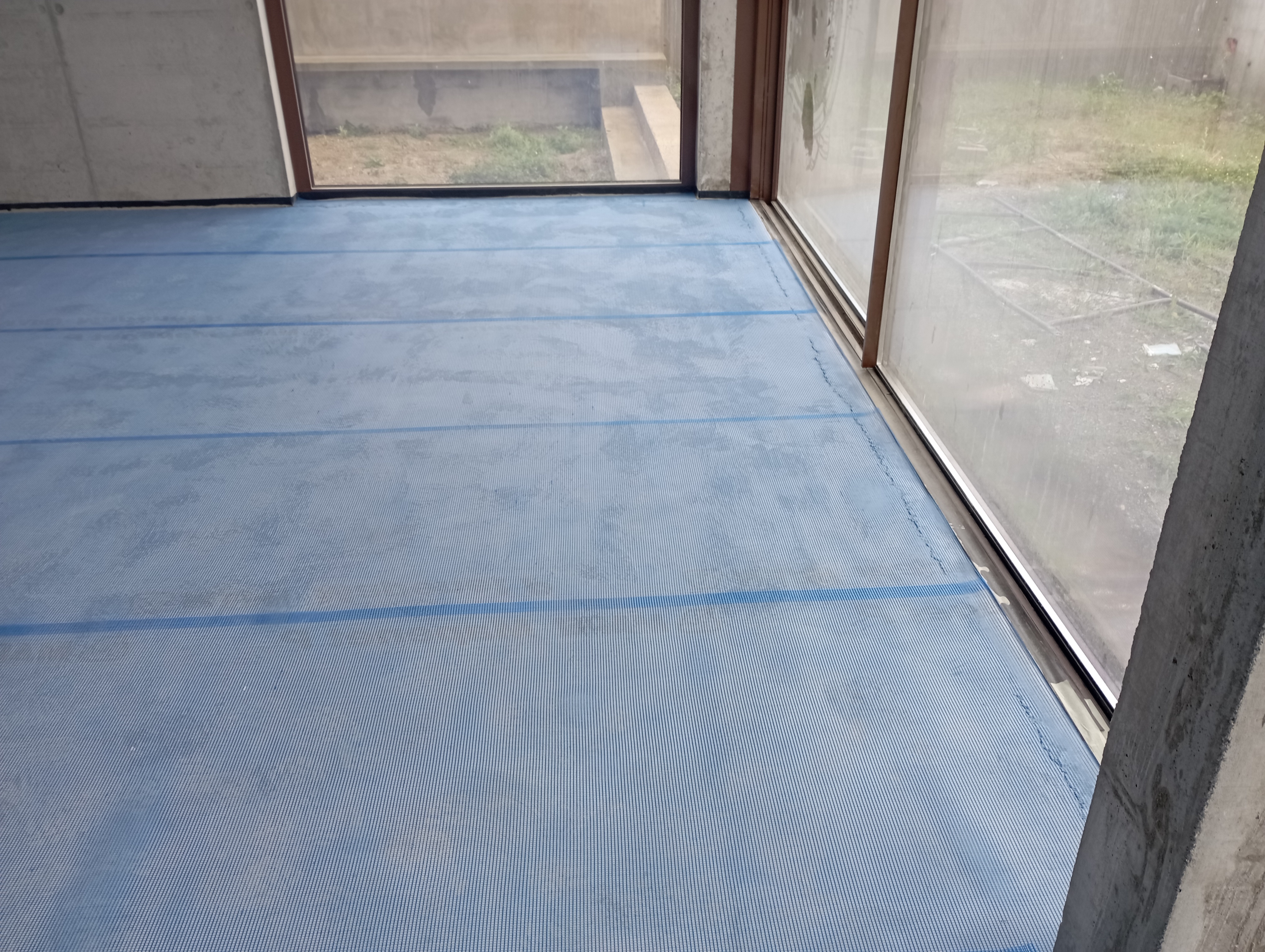 Execução de Microcimento em Moradia Unifamiliar - Imagem 6