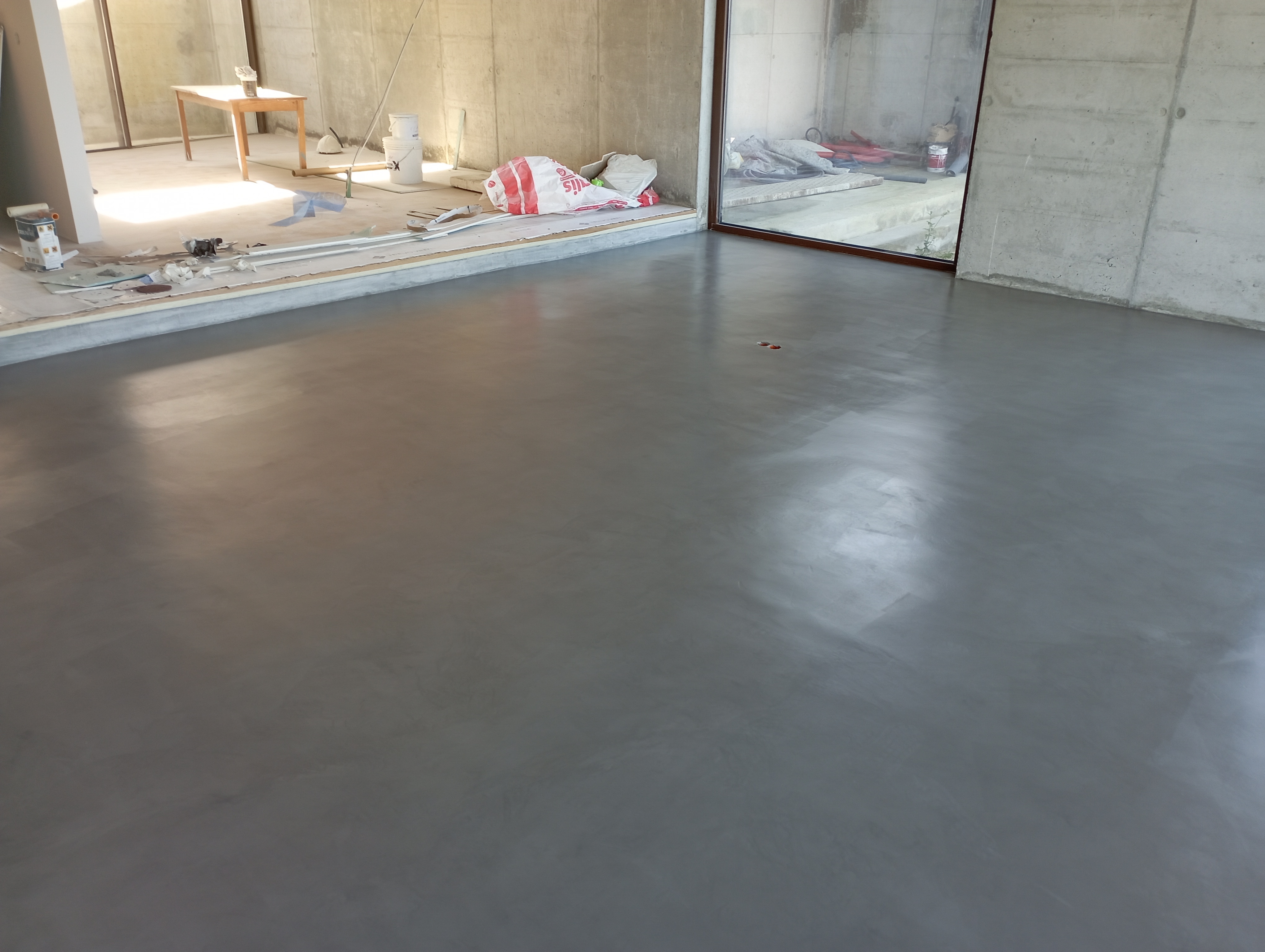 Execução de Microcimento em Moradia Unifamiliar - Imagem 11