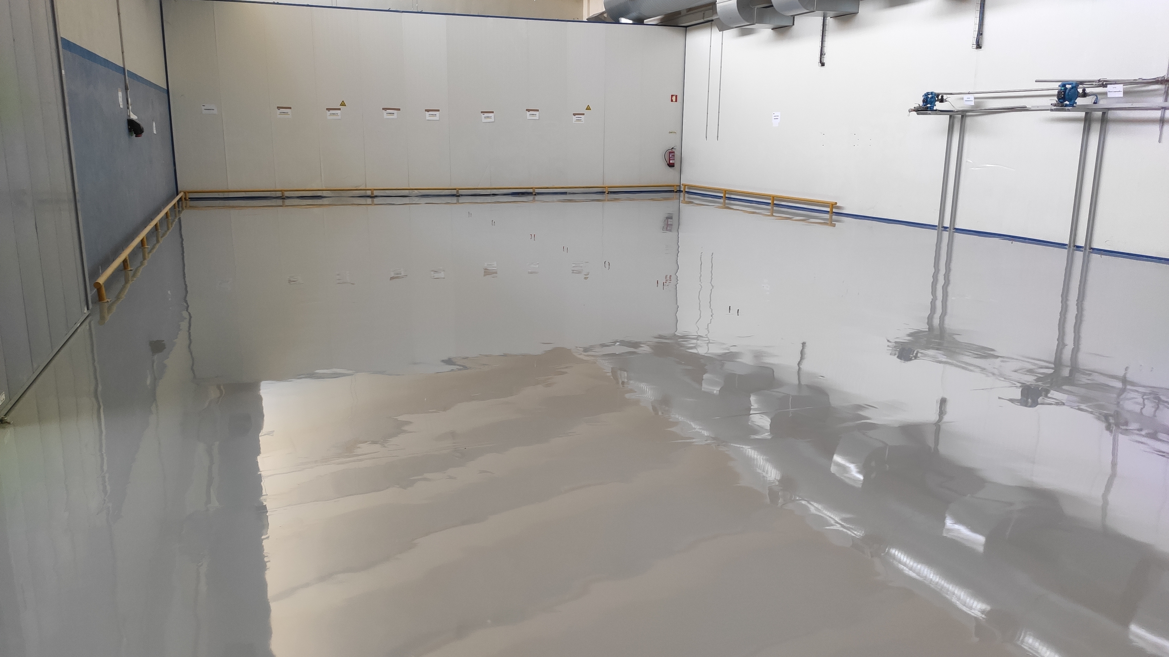 Pavimento Epoxi em Unidade Industrial em V.N. Famalicão - Imagem 11